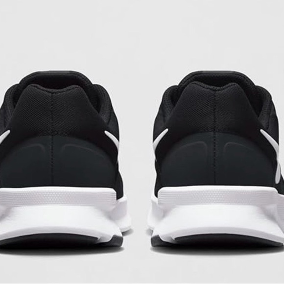 Nike Swift 3 Mens Black and White Running Shoes